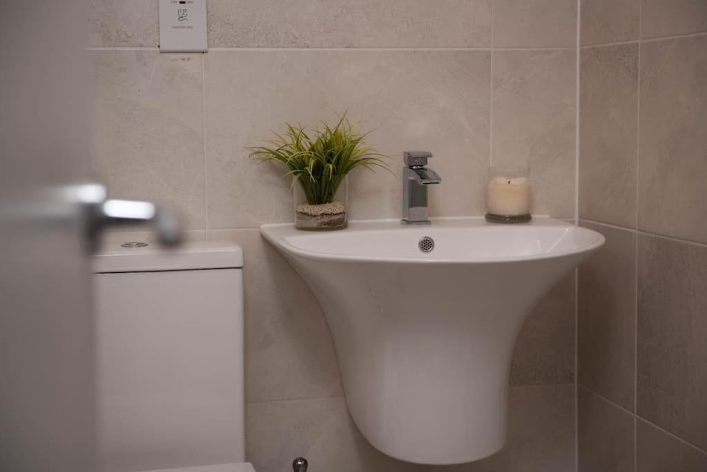 Panorama House, Modern 3-bedroom 3, Oxford Apartment