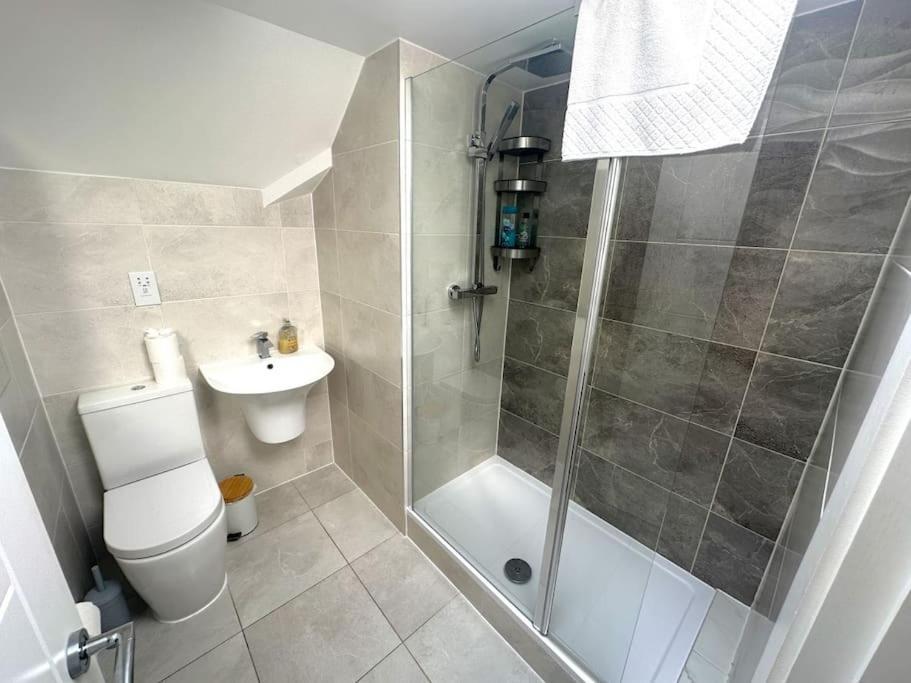 Panorama House, Modern 3-bedroom 3, Oxford Apartment Kidlington